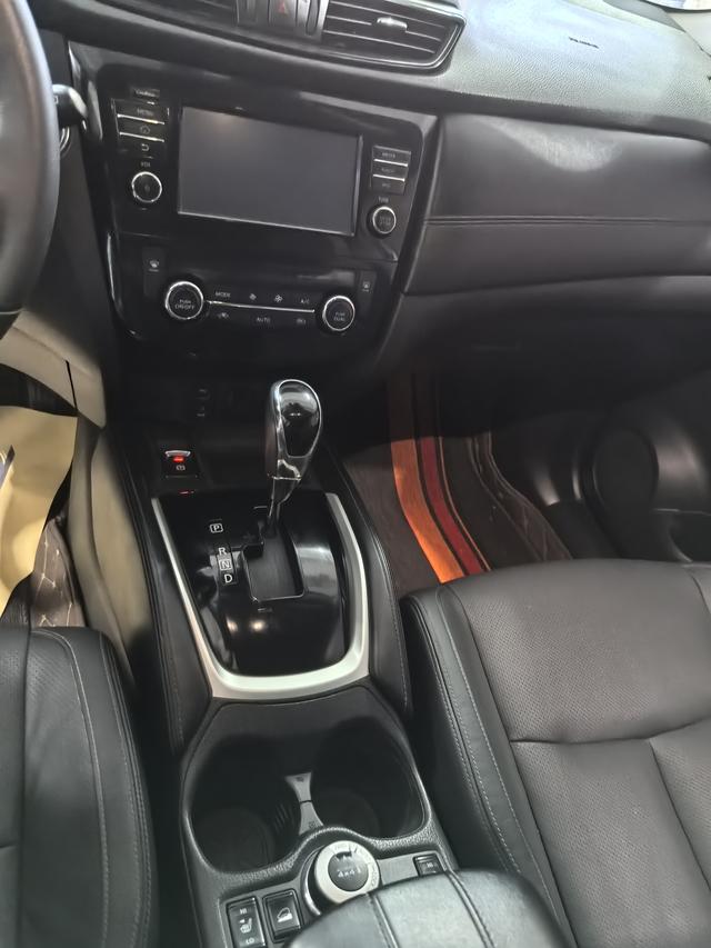 Nissan X-Trail 2017 thumb 8