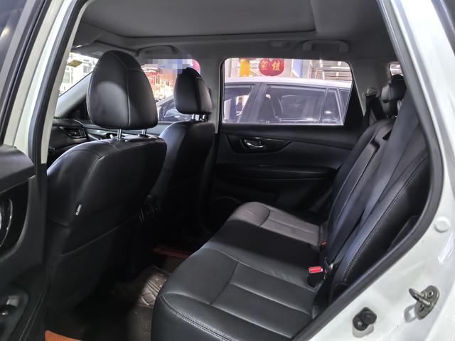 Nissan X-Trail 2017 thumb 10