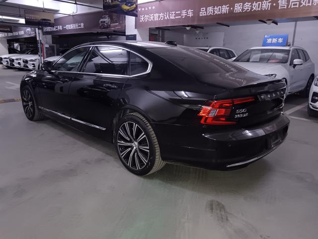 Volvo S90 2025 thumb 2