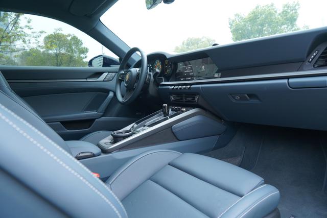 Porsche 911 2023 thumb 12