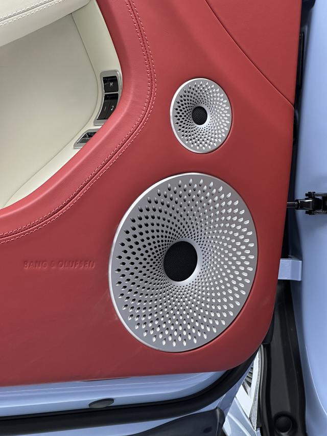 Bentley Ou Lu 2024 thumb 11