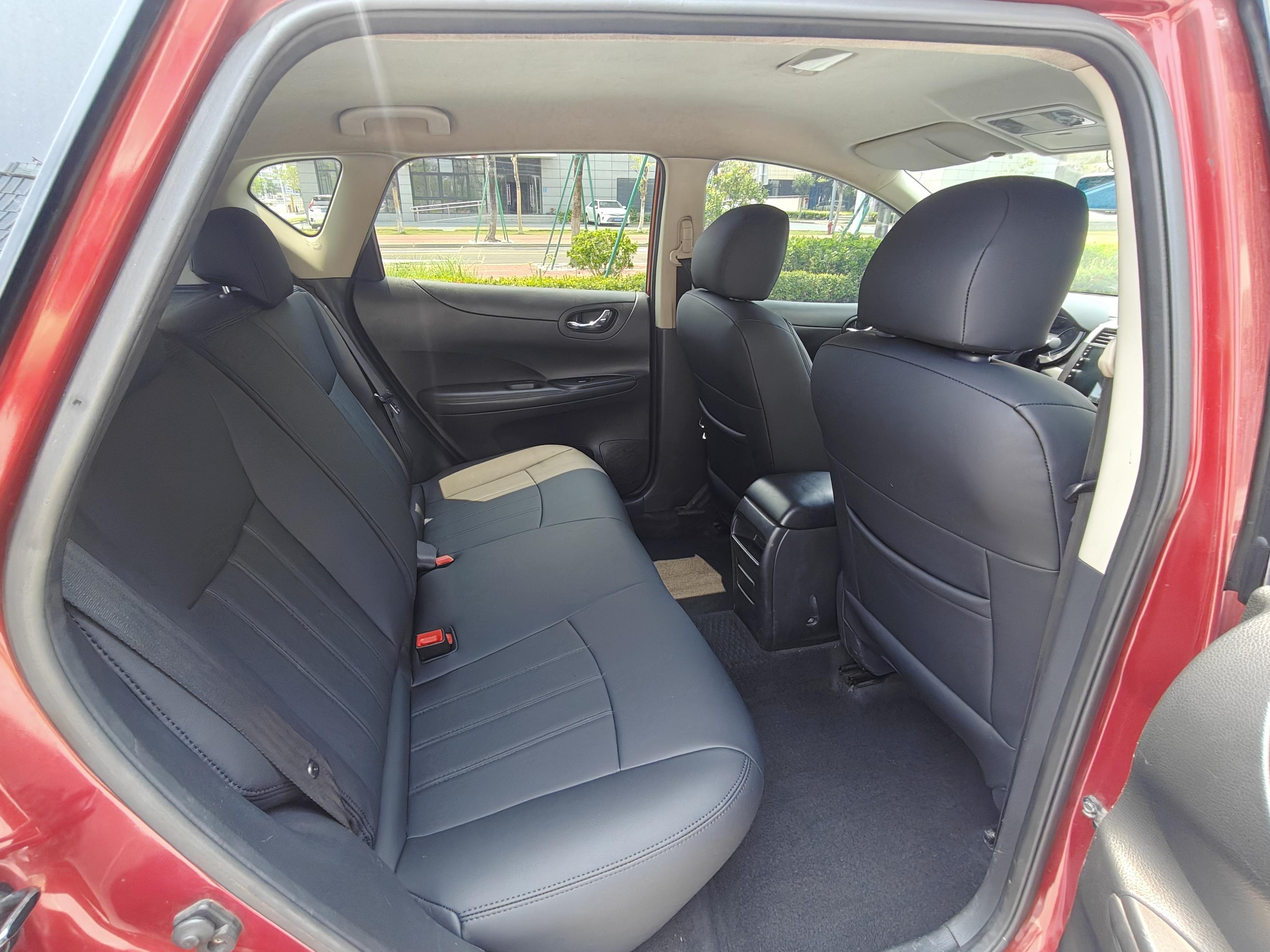 Nissan Tiida 2011 thumb 8