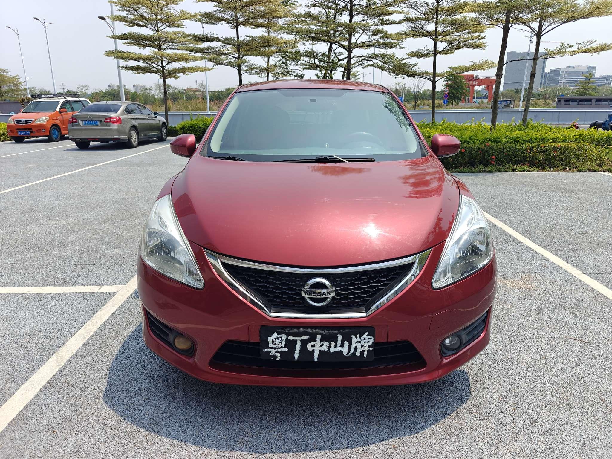 Nissan Tiida 2011 thumb 10