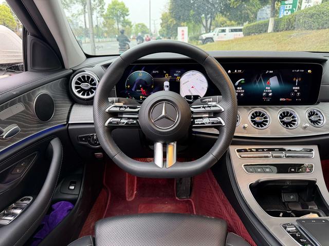 Mercedes-Benz E-Class 2023 thumb 7