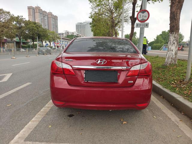 Hyundai Elantra 2011 thumb 2
