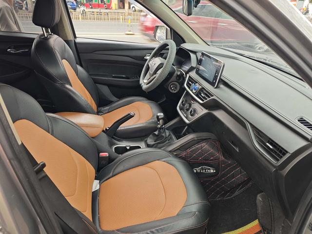 Wuling Hong Guang 2018 thumb 5