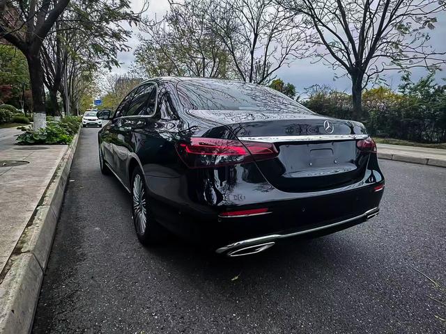 Mercedes-Benz E-Class 2022 thumb 2