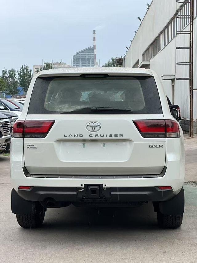 Toyota Lan De Ku Lu Ze 2025 thumb 2