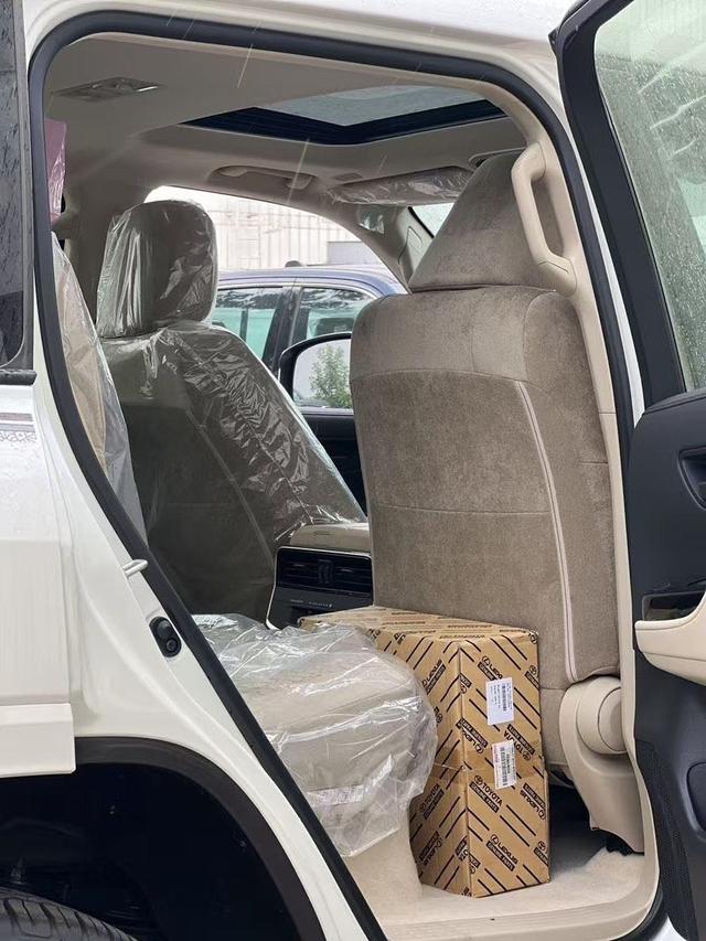 Toyota Lan De Ku Lu Ze 2025 thumb 5
