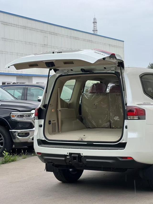 Toyota Lan De Ku Lu Ze 2025 thumb 6