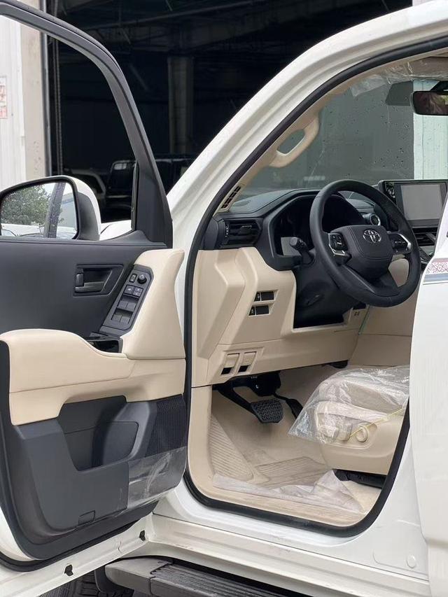 Toyota Lan De Ku Lu Ze 2025 thumb 12