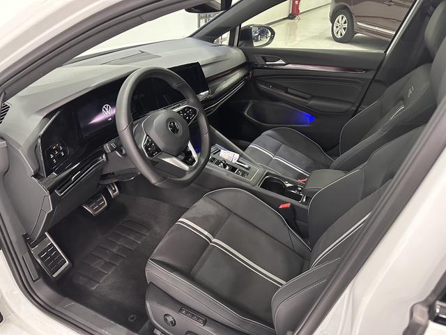 Volkswagen Golf 2023 thumb 2