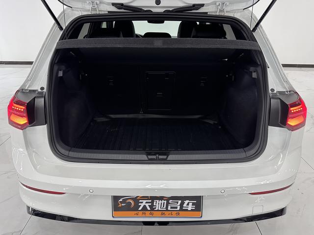 Volkswagen Golf 2023 thumb 9