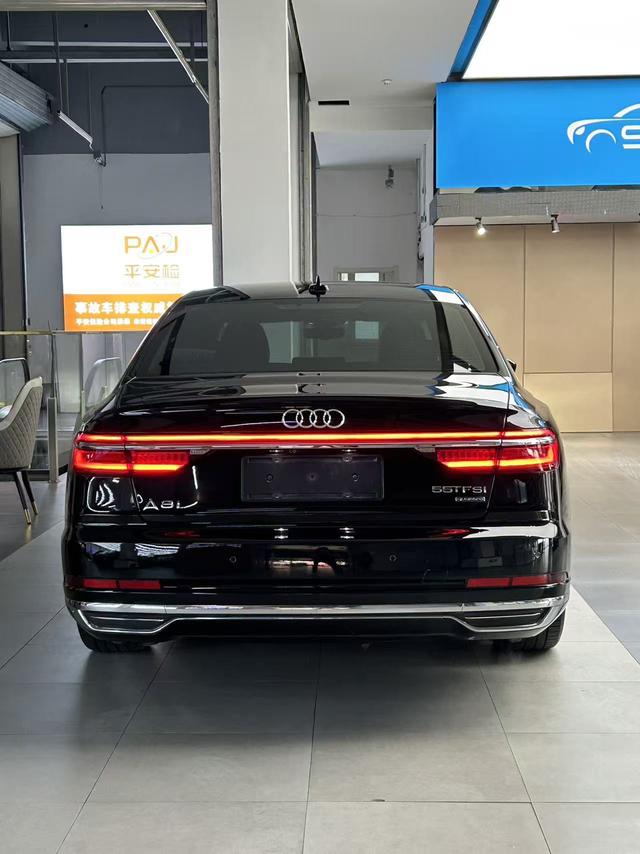 Audi A8 2018 thumb 5