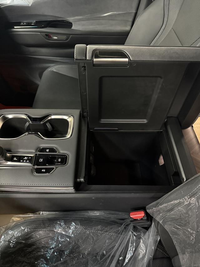 Lexus LM 2025 thumb 3