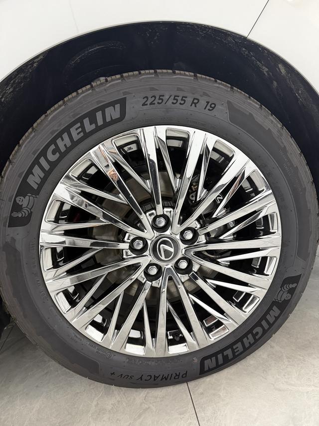 Lexus LM 2025 thumb 8