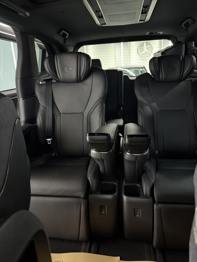 Lexus LM 2025 thumb 12