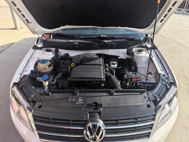 Volkswagen Lavida XR 2013 thumb 7