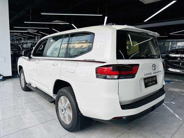 Toyota Lan De Ku Lu Ze 2025 thumb 10