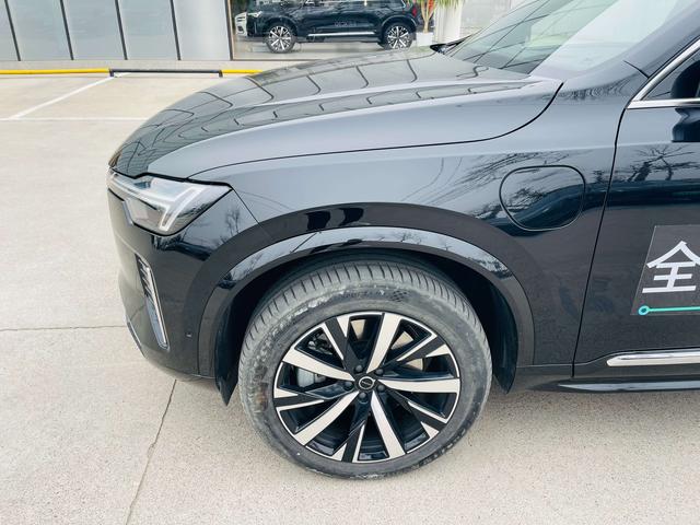 Volvo XC90 2026 thumb 2