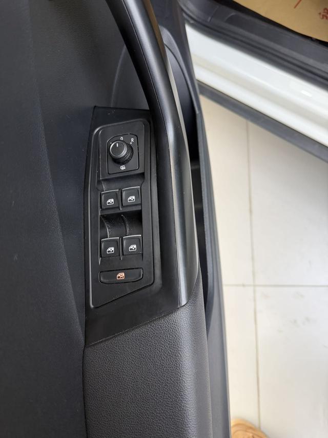 Volkswagen T-Roc 2022 thumb 5