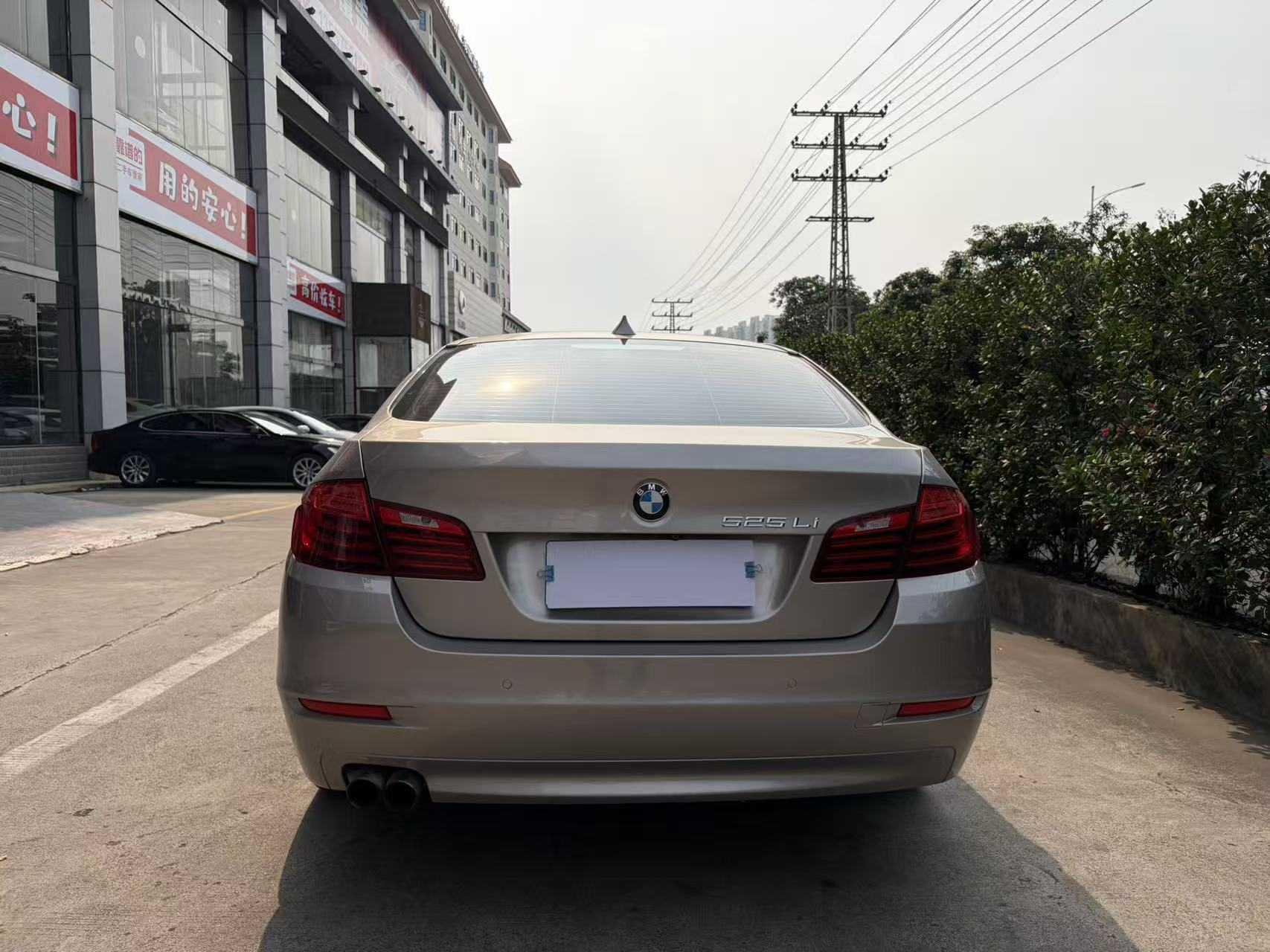 BMW 5 серии 2017 thumb 3