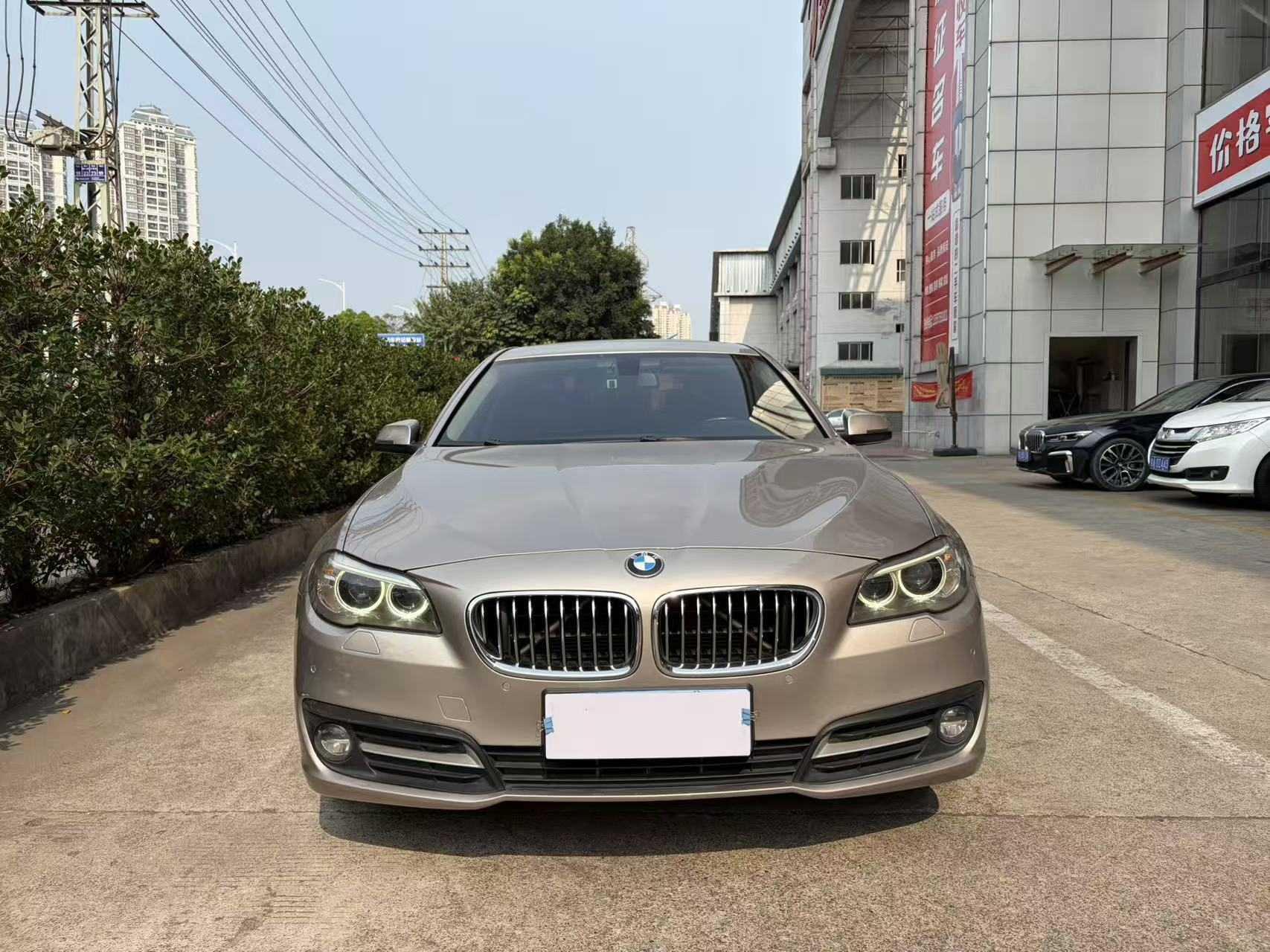 BMW 5 серии 2017 thumb 9