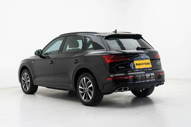 Audi Q5 2023 thumb 3