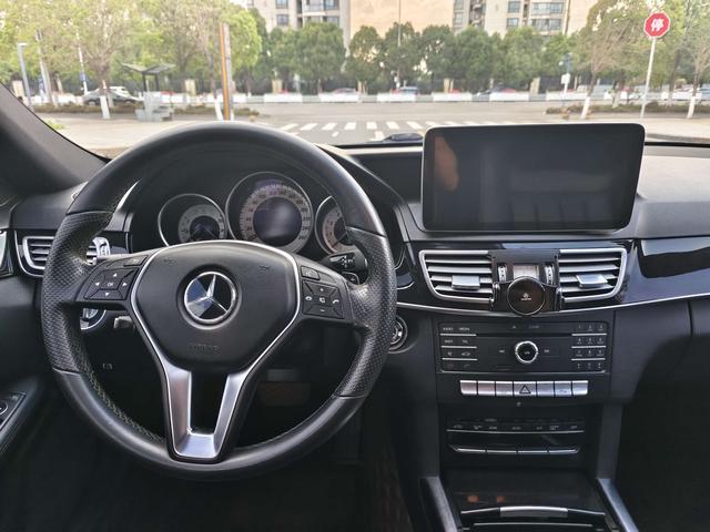 Mercedes-Benz E-Class 2015 thumb 9