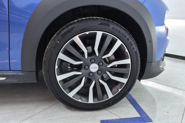 Lynk & Co 6 SUV 2019 thumb 2