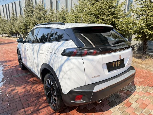 Peugeot 2008 2022 thumb 2