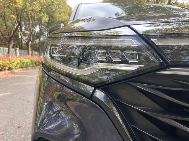 Roewe iMAX8 2022 thumb 5