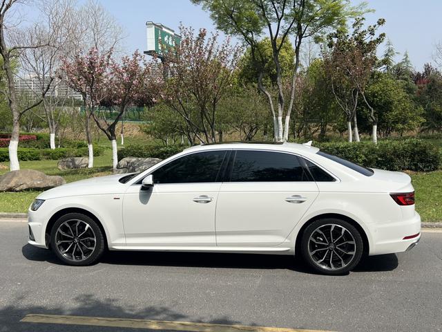 Audi A4 2019 thumb 2