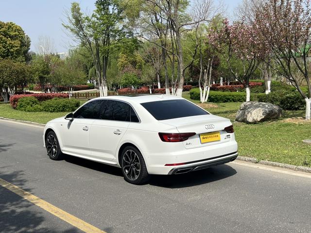 Audi A4 2019 thumb 3
