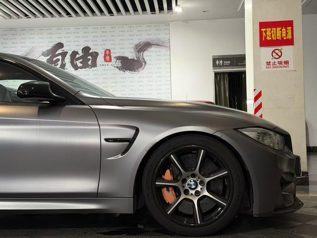 BMW M4 2016 thumb 4
