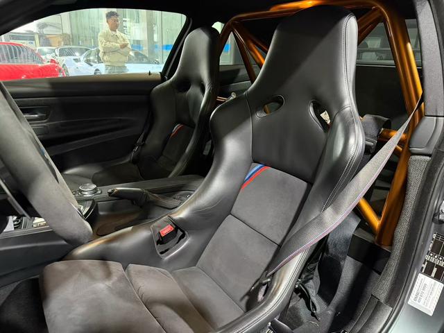 BMW M4 2016 thumb 7