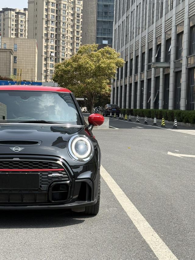 Mini Hatch 2023 thumb 5