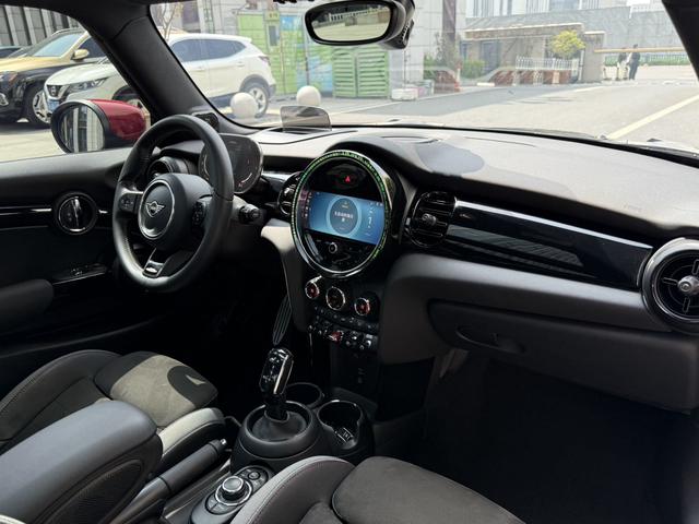 Mini Hatch 2023 thumb 10