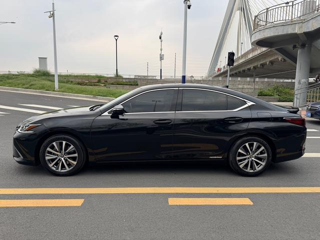 Lexus ES 2020 thumb 2