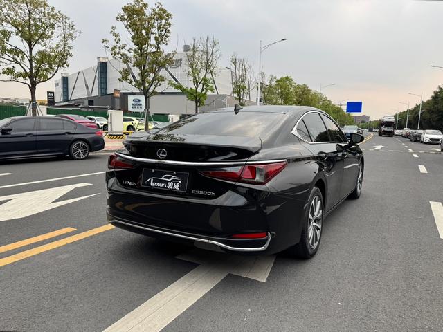 Lexus ES 2020 thumb 5