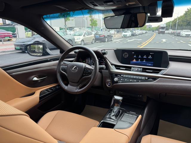 Lexus ES 2020 thumb 9
