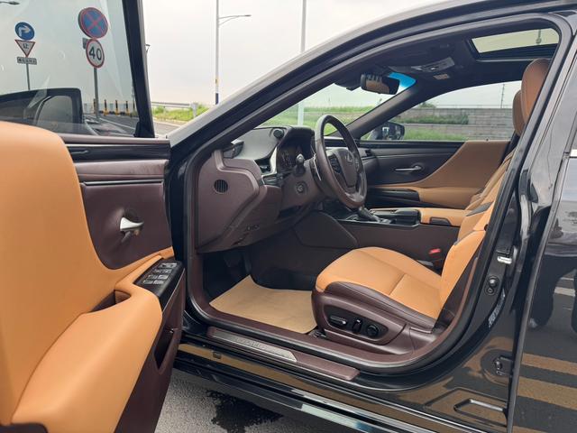 Lexus ES 2020 thumb 12
