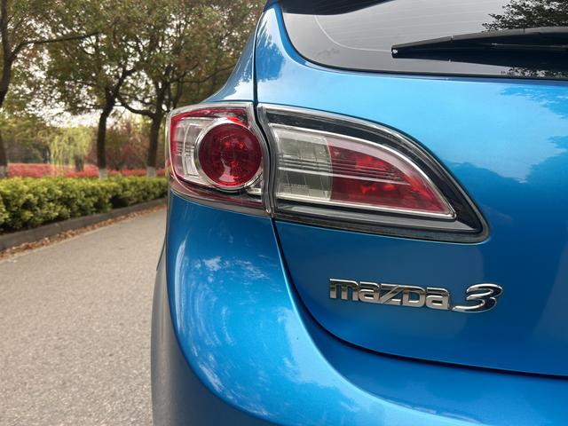 Mazda 3 2012 thumb 7
