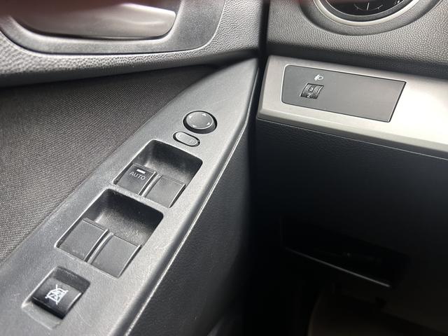 Mazda 3 2012 thumb 9