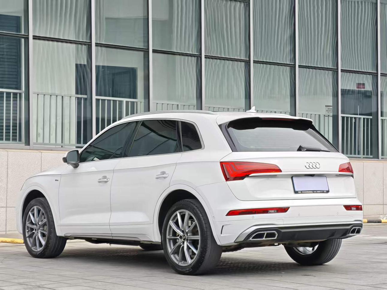 Audi Q5 2022 thumb 2