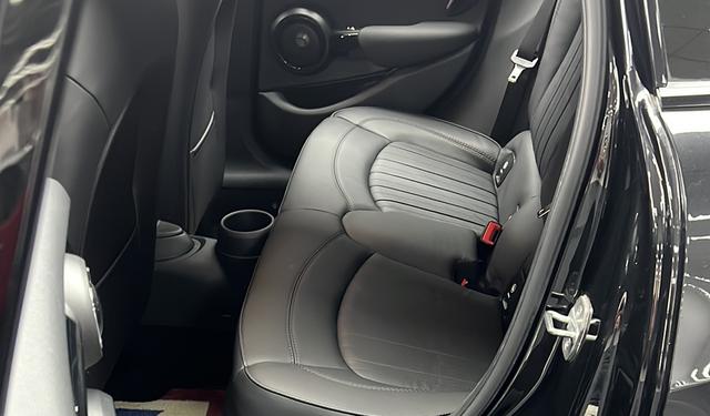 Mini Hatch 2023 thumb 12