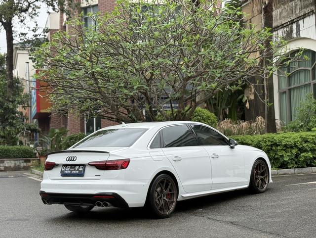 Audi A4 2020 thumb 4