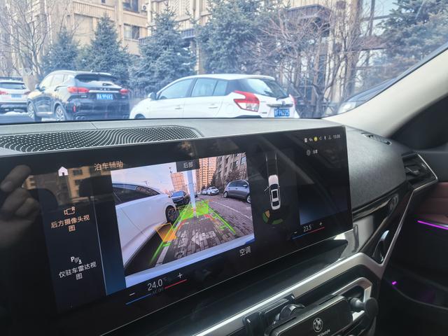 BMW 3 серии 2023 thumb 9