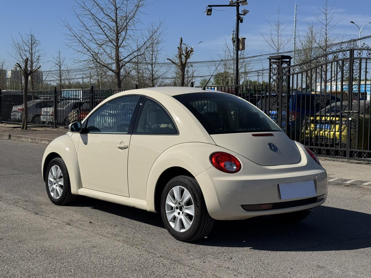 Volkswagen Beetle 2008 thumb 2