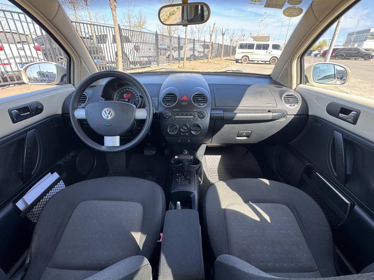Volkswagen Beetle 2008 thumb 6